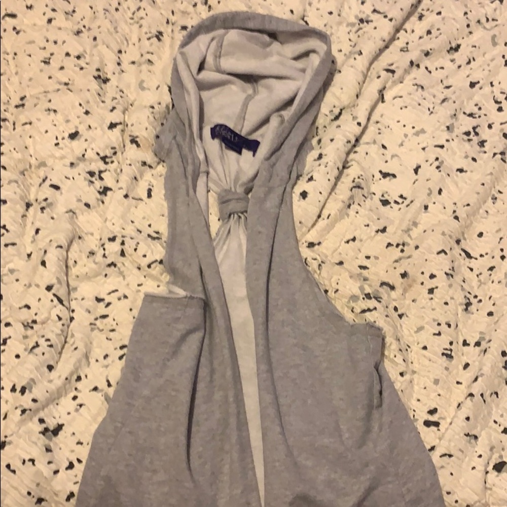 Miley Cyrus grey jacket